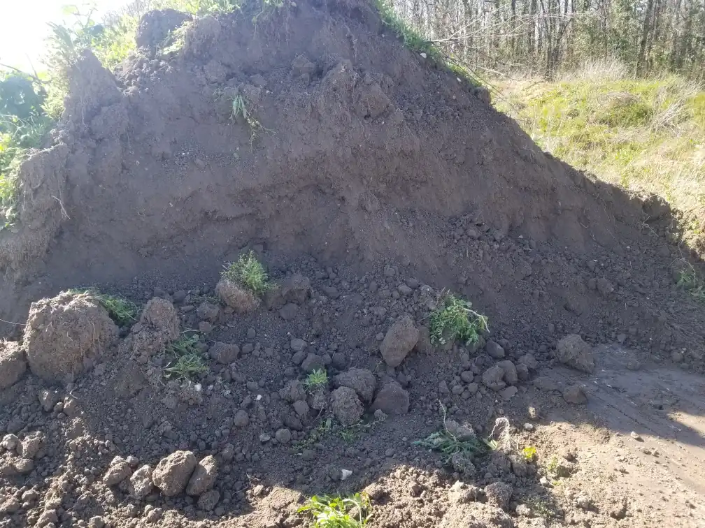 Livraison matériaux Terre végétale