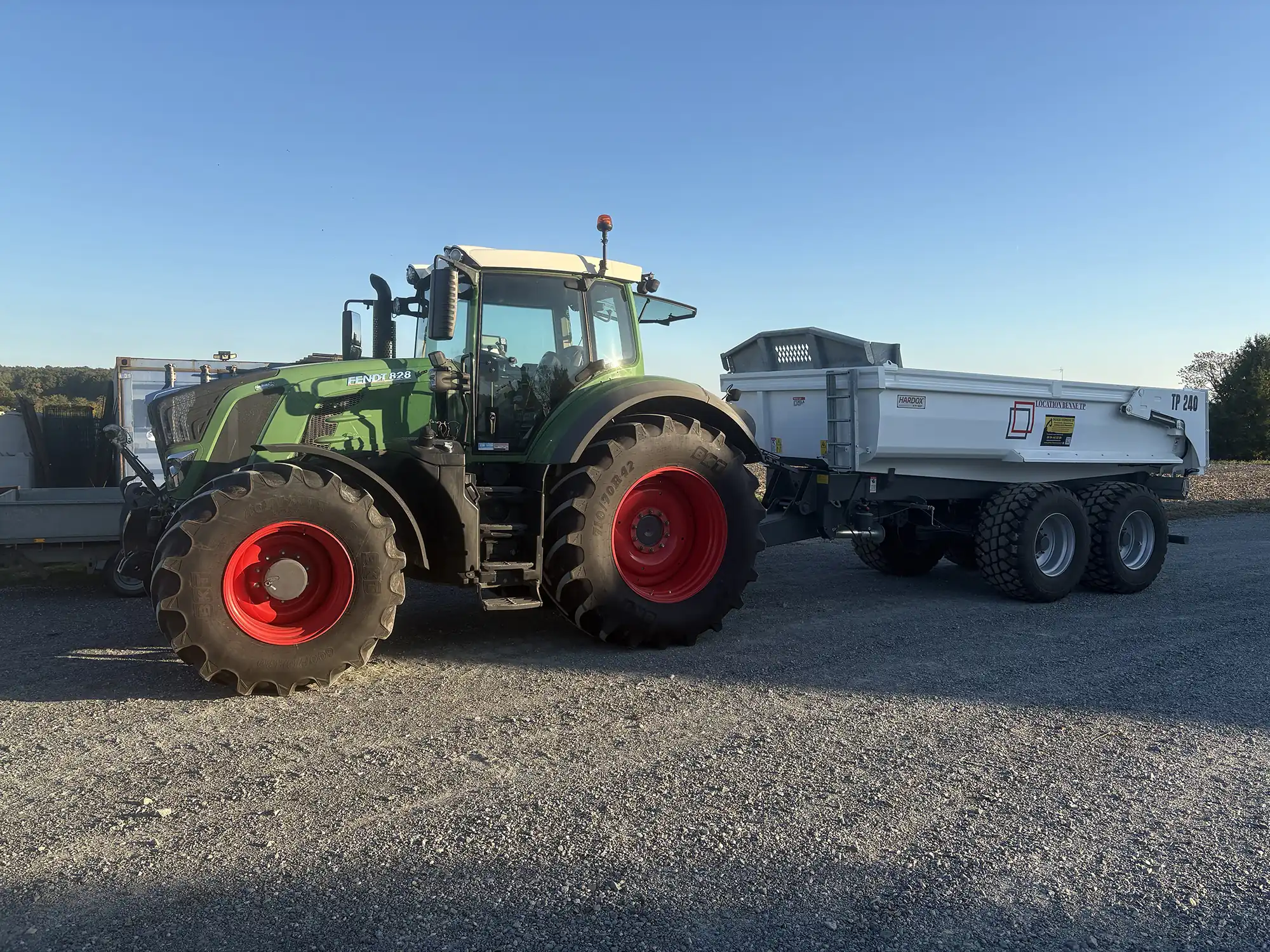 Location matériels Tracteur + benne